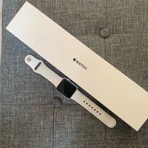 Apple Watch Series 1. 38mm Silver with white band